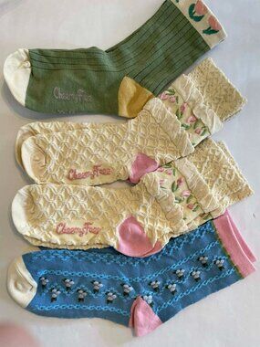 CHEERY TREE 4 pairs of women's FAIRY crew socks, SPRING FLORAL, NEW